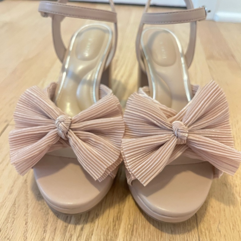 Kelly & Katie Fawn Pleated Bow Sandals